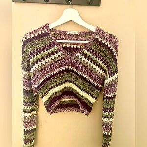 Cozy cropped top sweater !